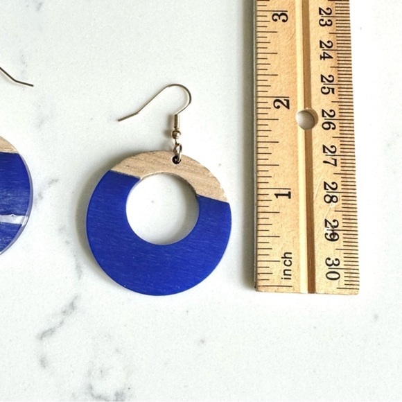 2/$30🌵 Bohemian Drift Away Marbled Blue Resin & Wood Earrings Circle Boho NEW - Picture 6 of 7